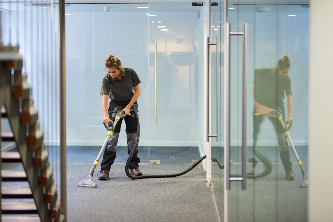 Discover top-notch vacuum cleaners: commercial, robotic, cordless, handheld, lightweight, and more. Find the best cleaning solutions for your space. Shop now!