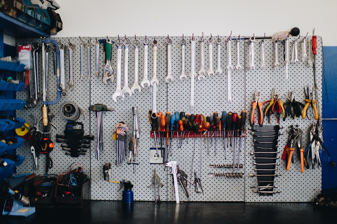 4 Ways To Customize a Garage Workbench