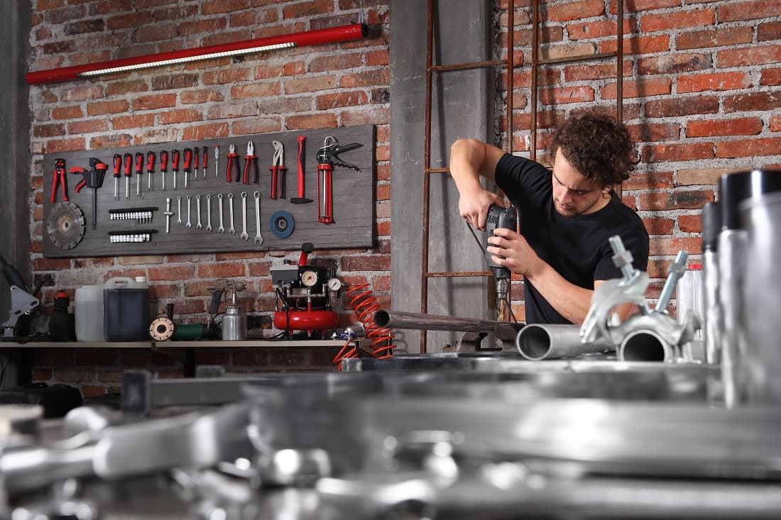 Heavy-duty jobs require a workbench that’s up to the task. Use our guide to find the best option for your needs.